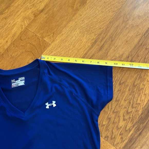 Under Armour‎ tshirt - Picture 8 of 10